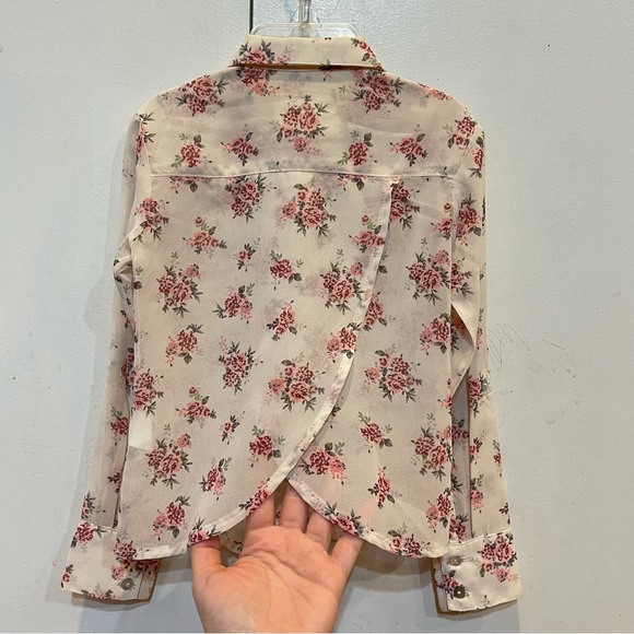 Joyfolie 3t Floral blouse. Off white with pink flowers. Excellent used condition - Picture 3 of 8